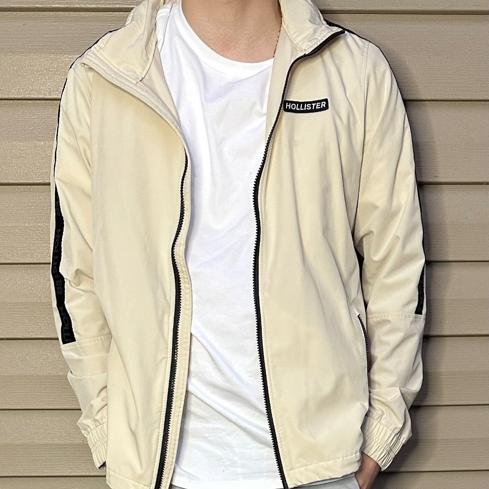 Hollister Creme Windbreaker